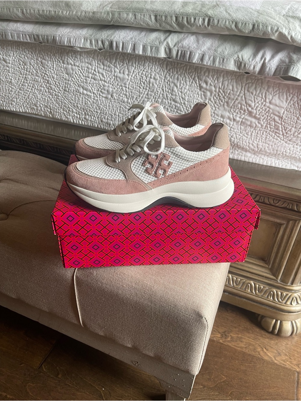 Tory Burch Kick Trainer Sneakers, New Ivory/Malva Women’s SZ 7 - Picture 2 of 9